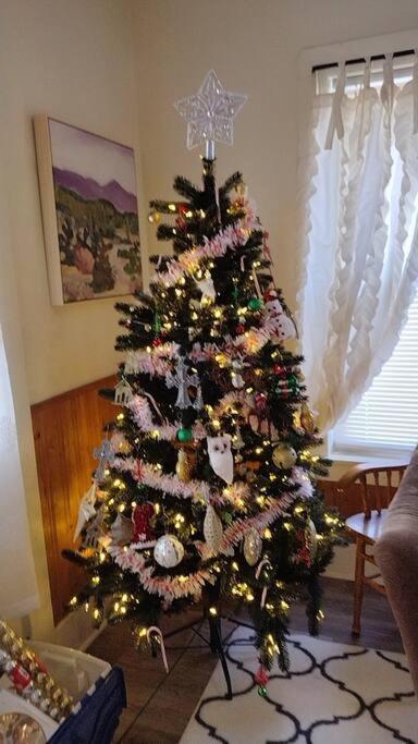 Cottage In The Falls, 2 B, 2 Bath, Fireplace คูยาโฮกา ฟอลส์ ภายนอก รูปภาพ